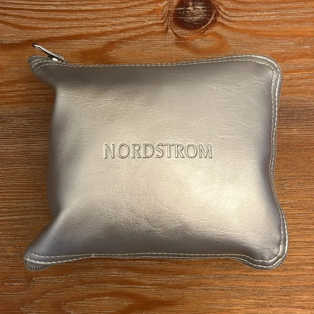 Nordstrom Tote Bag NWT Cityscape Silver Travel Fold Zip Up Packable Reusable